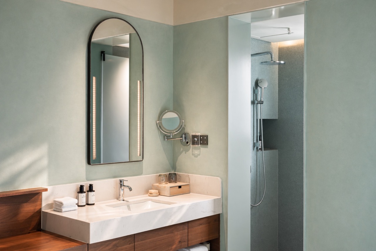 Ocean and Pool View Room